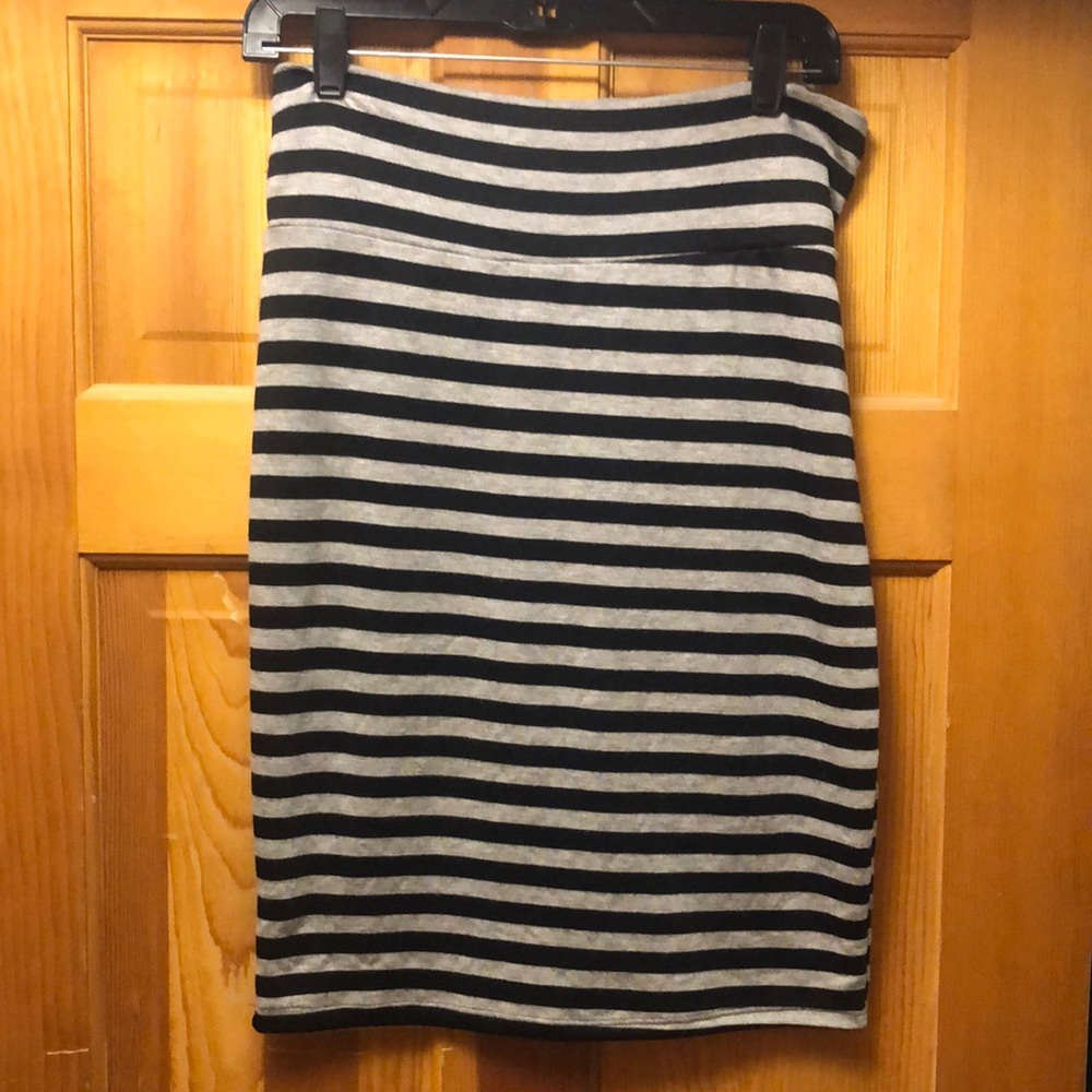 GUC Cassie gray & black striped skirt
